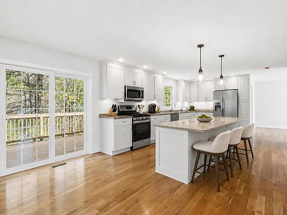 3rd image of 22 Benoit Ave