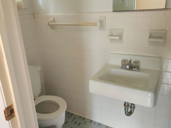 5th image of 358 Satsuma St
