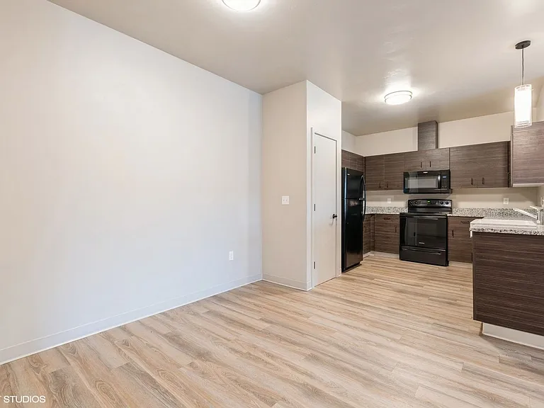 1920 Jefferson Blvd #207-C — Photo 5