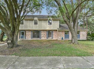 101 Saint Cloud Dr, Friendswood, TX 77546