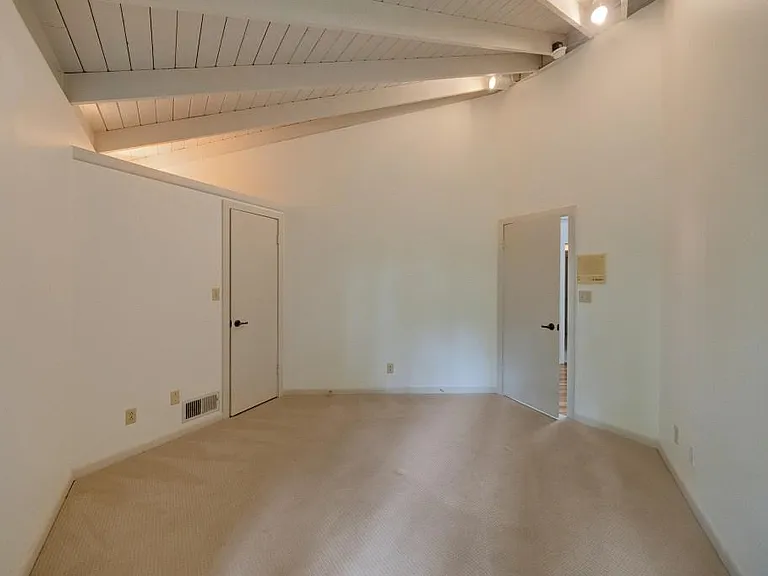 130 Huntcliff Point — Photo 35