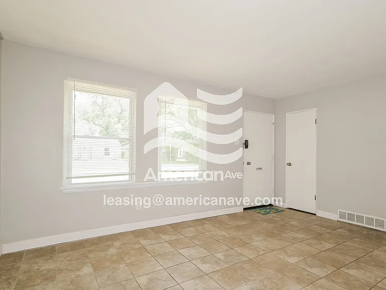 81947_003_living_room_4.jpg