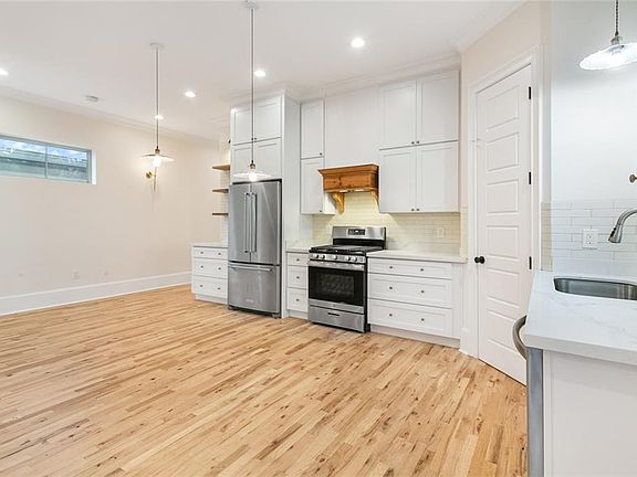 3rd image of 3125-27 Toulouse St