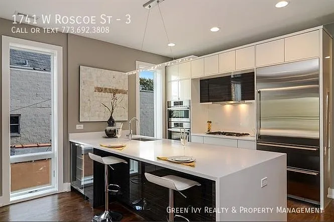 1741 W Roscoe St #3 — Photo 5