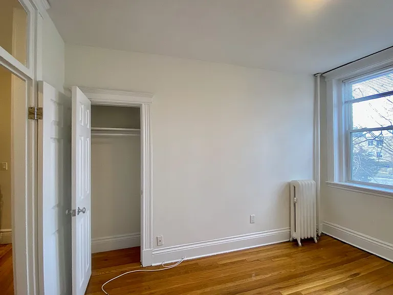 12 Camelot Ct #15R — Photo 10