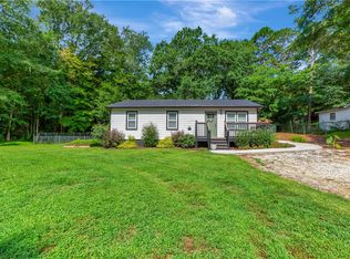 303 Shadybrook Dr, Walhalla, SC 29691