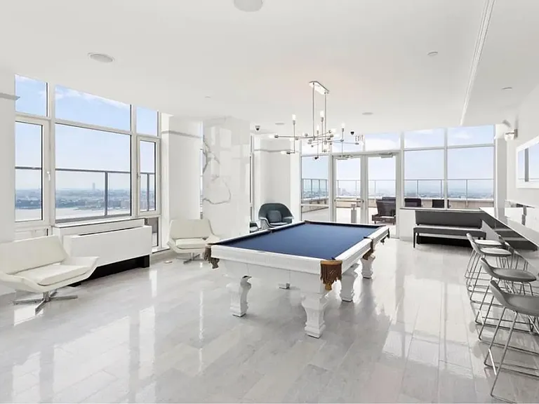 635 W 42nd St #22H — Photo 9