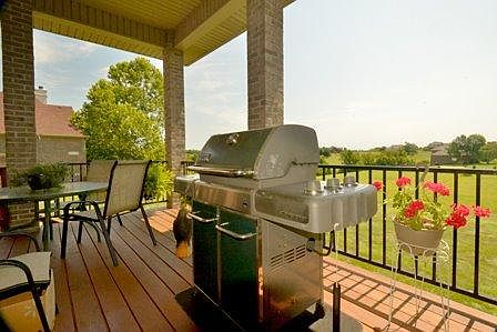 5th image of 1012 Royal Crest Dr