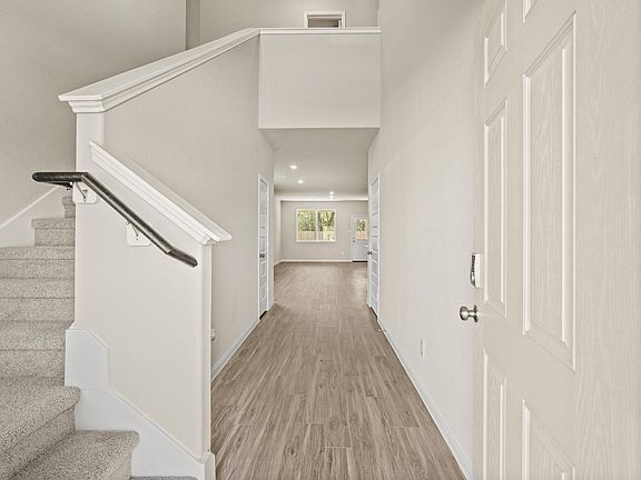 3rd image of 1106 Burkes Ridge Trl