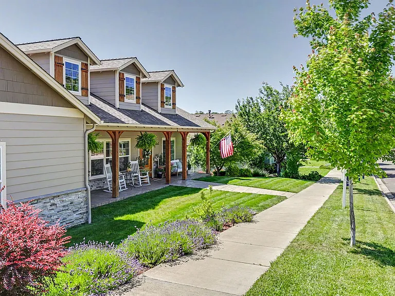 4432 Vista Pointe Dr — Photo 2