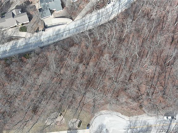 5th image of 288 Palisades Dr