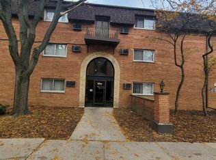 18555 Hickory Ct APT 18, Lansing, IL 60438