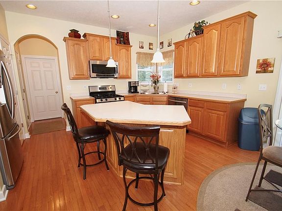 3rd image of 7405 Diamondback Ave NW
