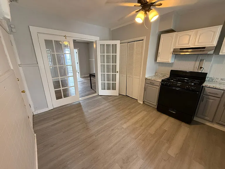 39 Harmon St #4E — Photo 3