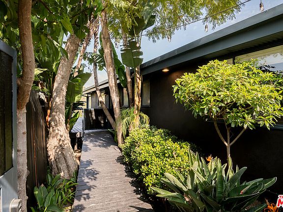 3rd image of 295 Mabery Rd