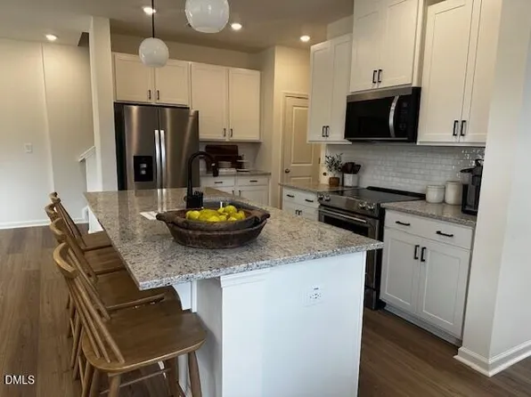101 Gamay Dr, Chapel Hill, NC 27516