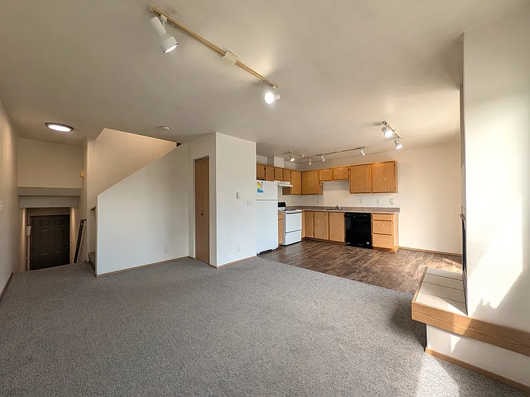 Rowan Grove Apts — Photo 36