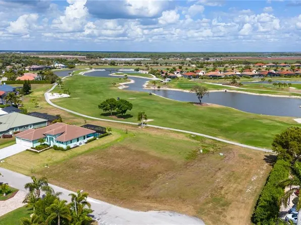 18090 Royal Tree PKWY, NAPLES, FL 34114