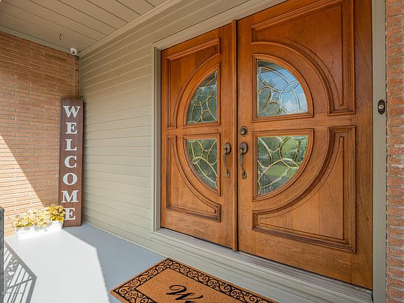 5th image of 8037 Tara Ln