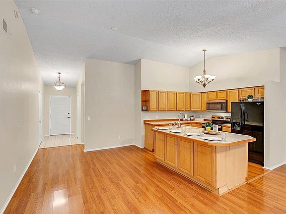 5th image of 124 Sabal Palm Ct