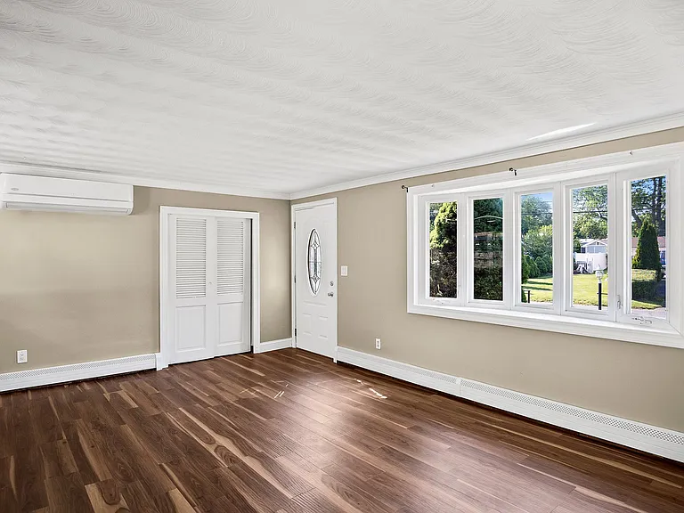 8 Carver Rd — Photo 10