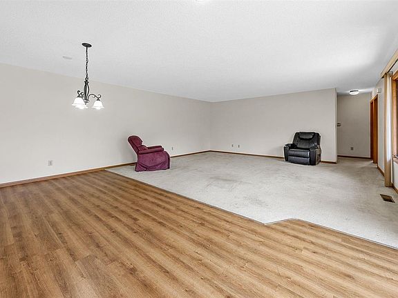 4th image of 2414 Walden Ct