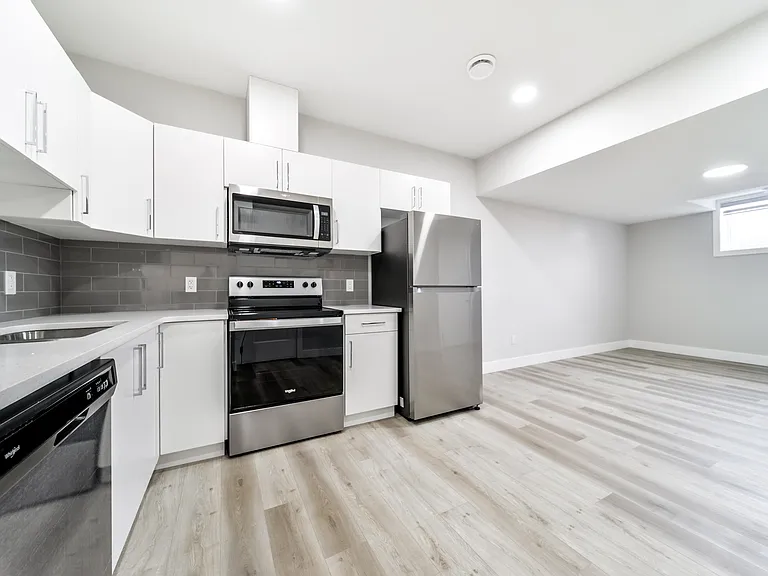 595 Black Stone Blvd #B — Photo 8
