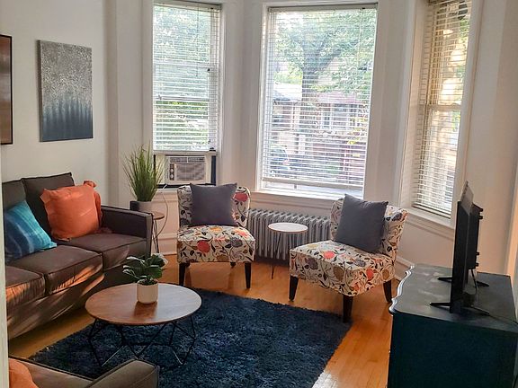 3rd image of 1733 N Kimball Ave #1