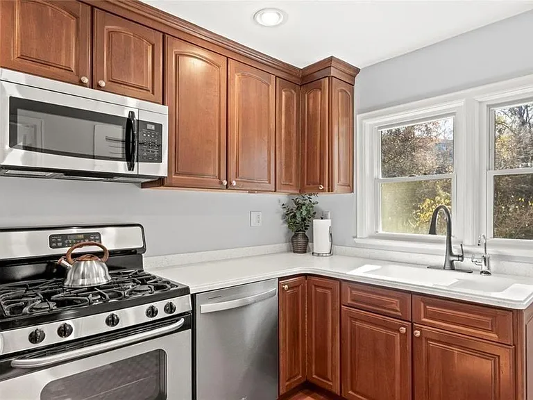 1333 Victor Rd NE — Photo 17