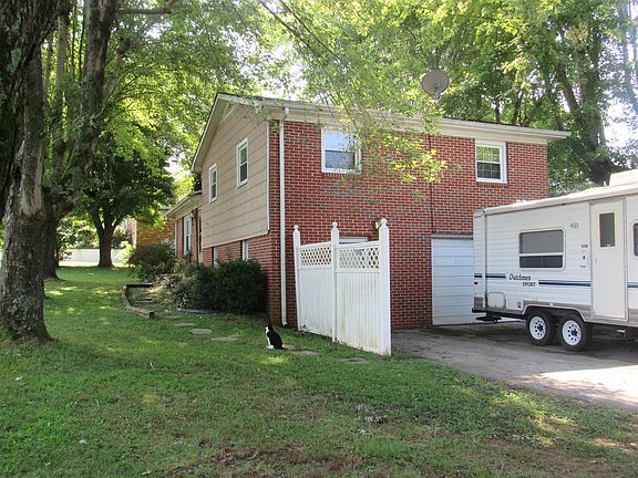 4th image of 505 Couch St
