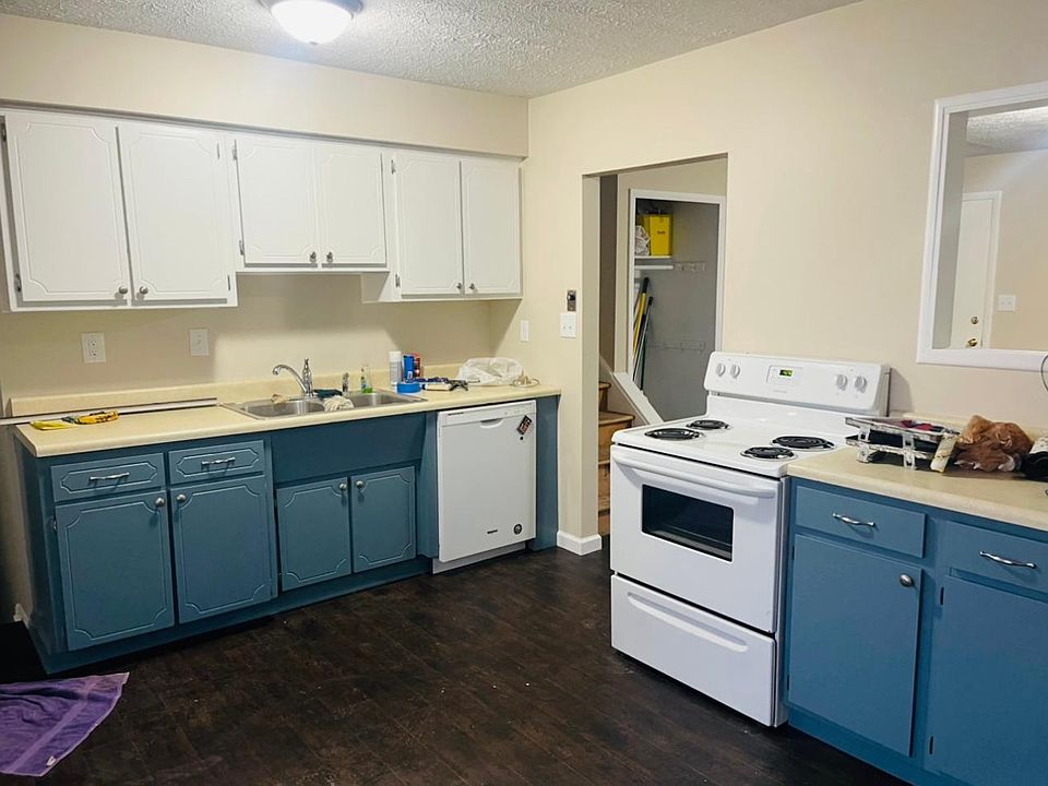 2nd image of 3361 Valley Park Ave