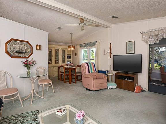 3rd image of 854 Seabrooke Dr