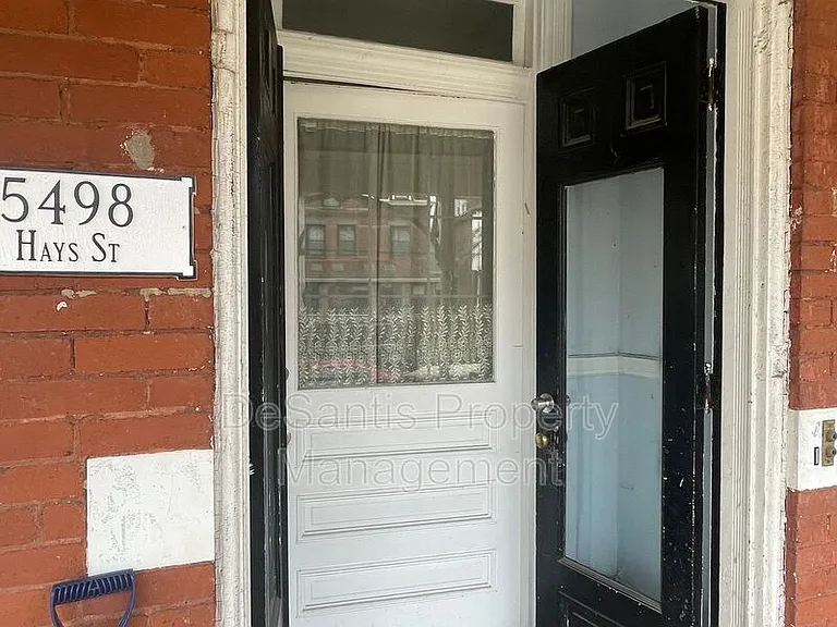 5498 Hays St #1 — Photo 2