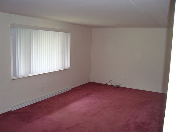 Living Room  18" x 11'4"