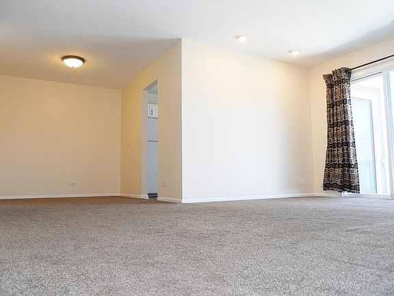 2nd image of 307 Wildberry Ct
