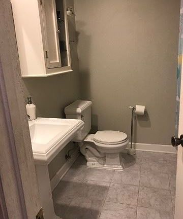 4th image of 209 W Manor Dr Unit D