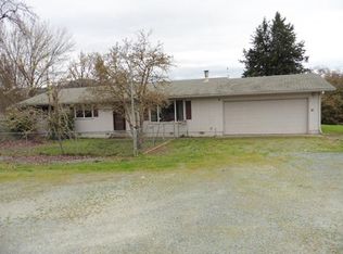 750 NE 11th St, Grants Pass, OR 97526