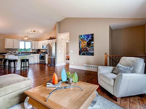 3rd image of 790 Santa Vera Dr