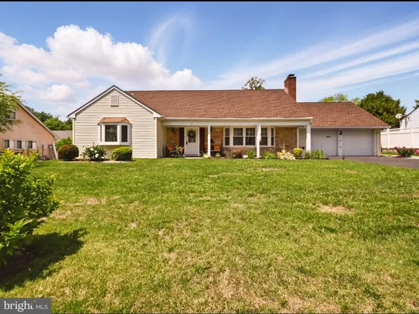 60 Windsor Ln, Willingboro, NJ 08046