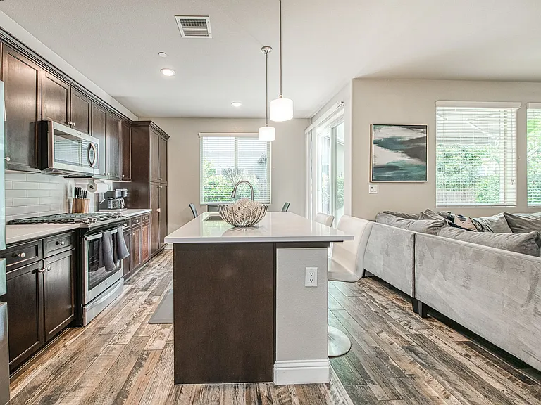 1397 E Via Viola Way — Photo 12