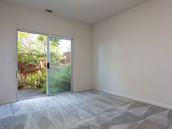 3rd image of 208 Anderly Ct #11