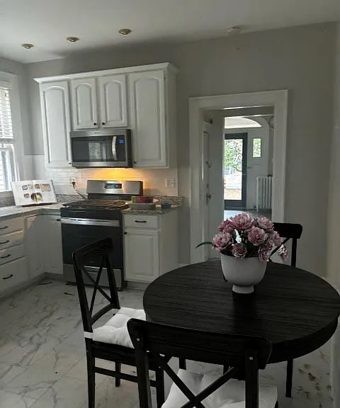 1029 Redgate Ave — Photo 6