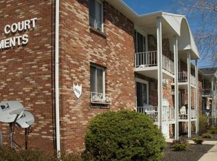690 Lancer Ct APT B3, Depew, NY 14043
