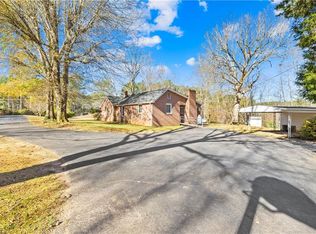 513 Pineville Rd, Statesville, NC 28677