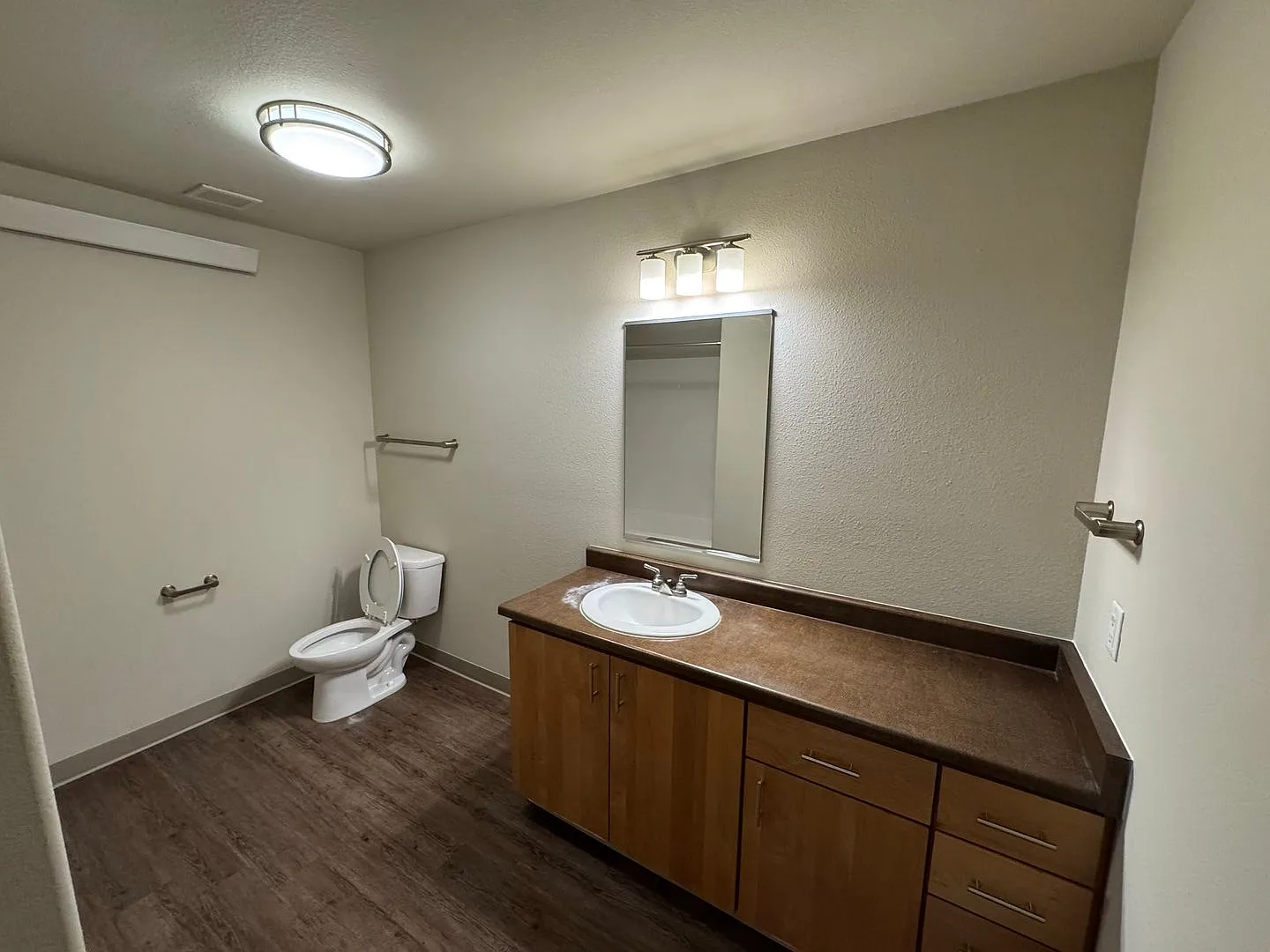 1st Street Apartments — Photo 4