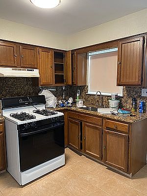 3rd image of 1421 E 68th St #1