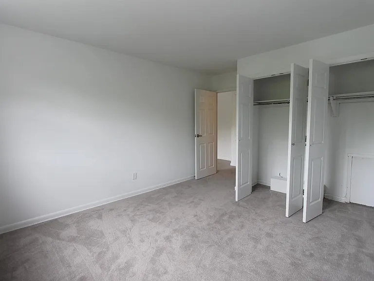 West Walnut Lane Apartments — Photo 28