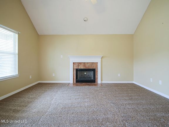 5th image of 375 Nelson Rd