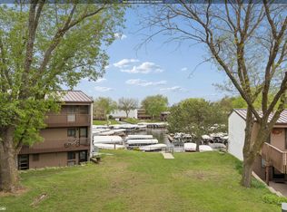 2700 N Shore Dr #J-14, Clear Lake, IA 50428