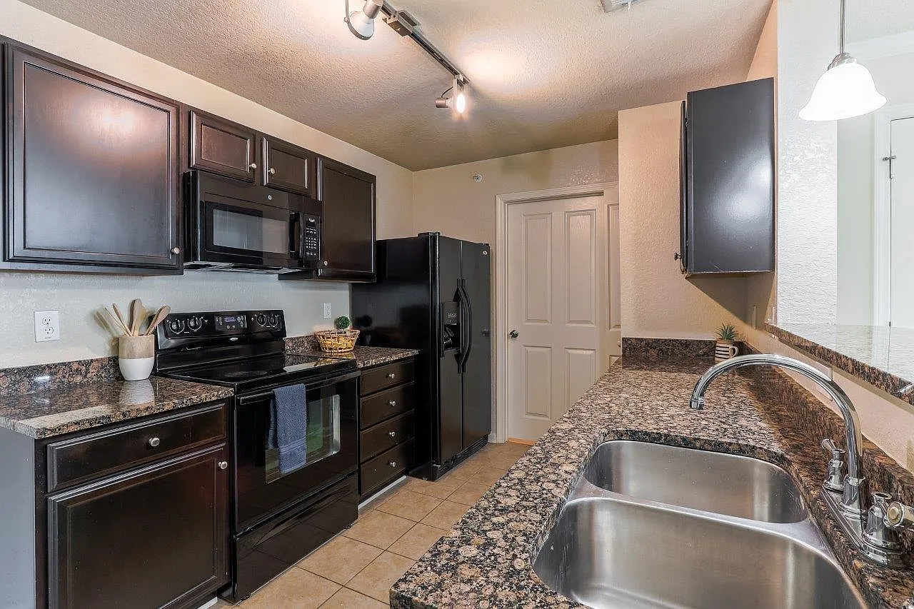 Parc at Flowing Wells Apartment Homes — Photo 3